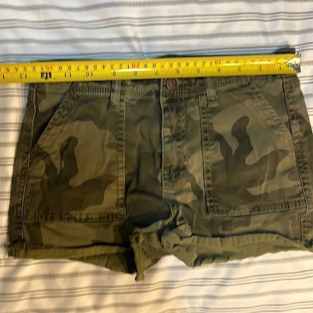 Celebrity Pink Girls Shorts Army Design Size 16 Jr Waist: 25 inches